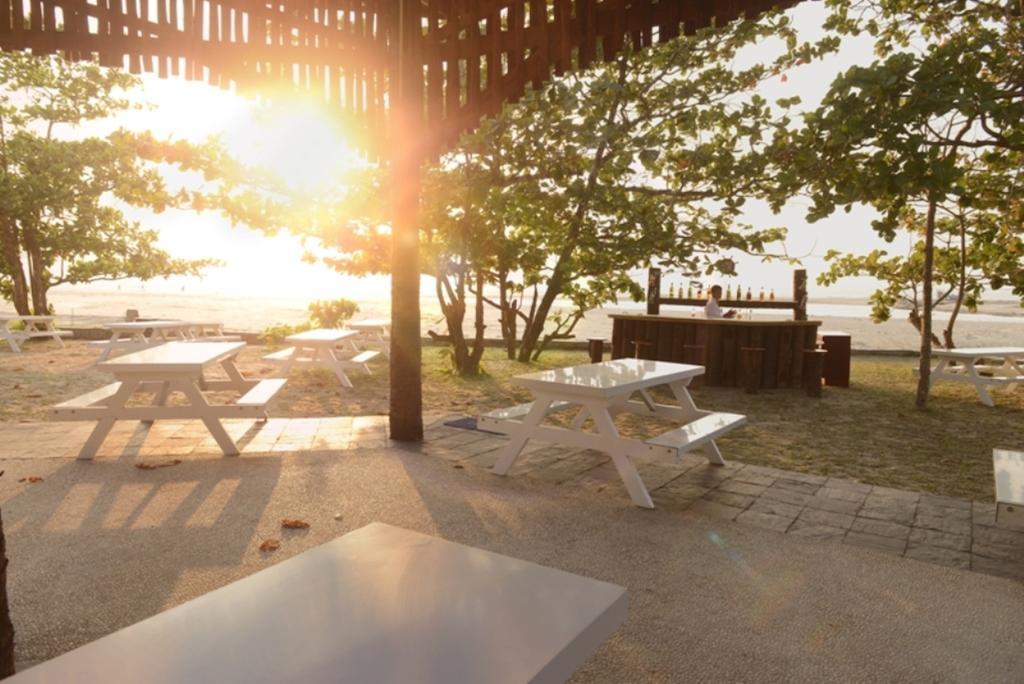 Ocean Front Campgrounds Ngwesaung Exterior photo
