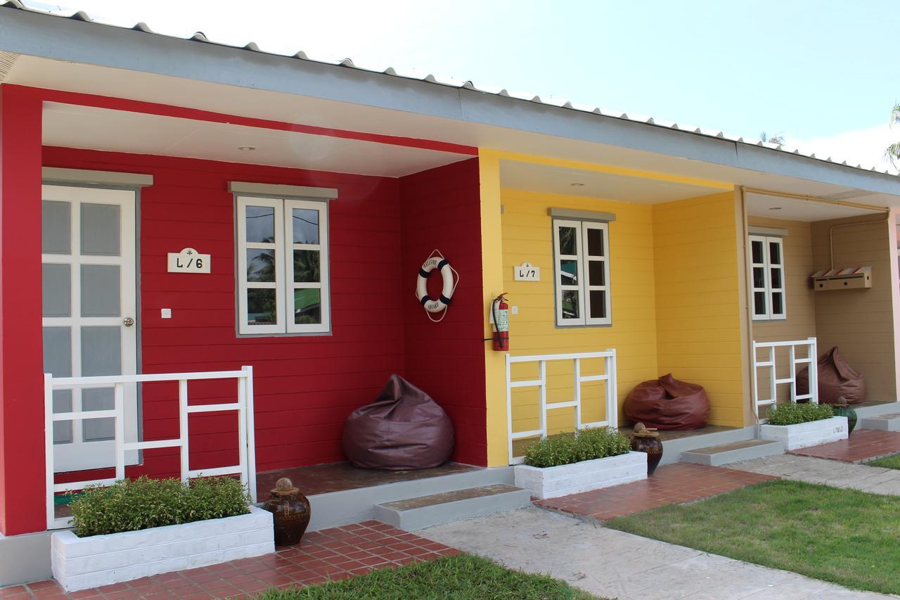 Ocean Front Campgrounds Ngwesaung Exterior photo